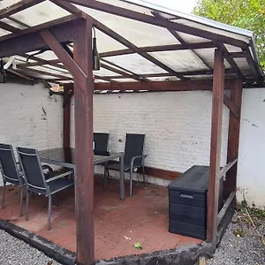 Magnolia Garden New And Fully Equipped Bruselas